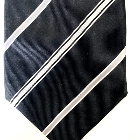 Giorgio Armani Black Silk Neck Tie white & gray diagonal thin stripes Italian - Picture 1 of 3